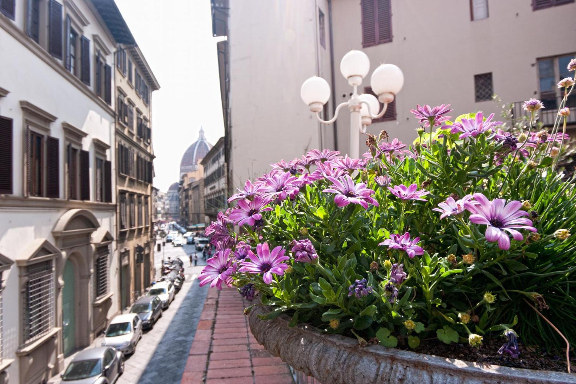 Hotel Balcony Firenze Bagian luar foto
