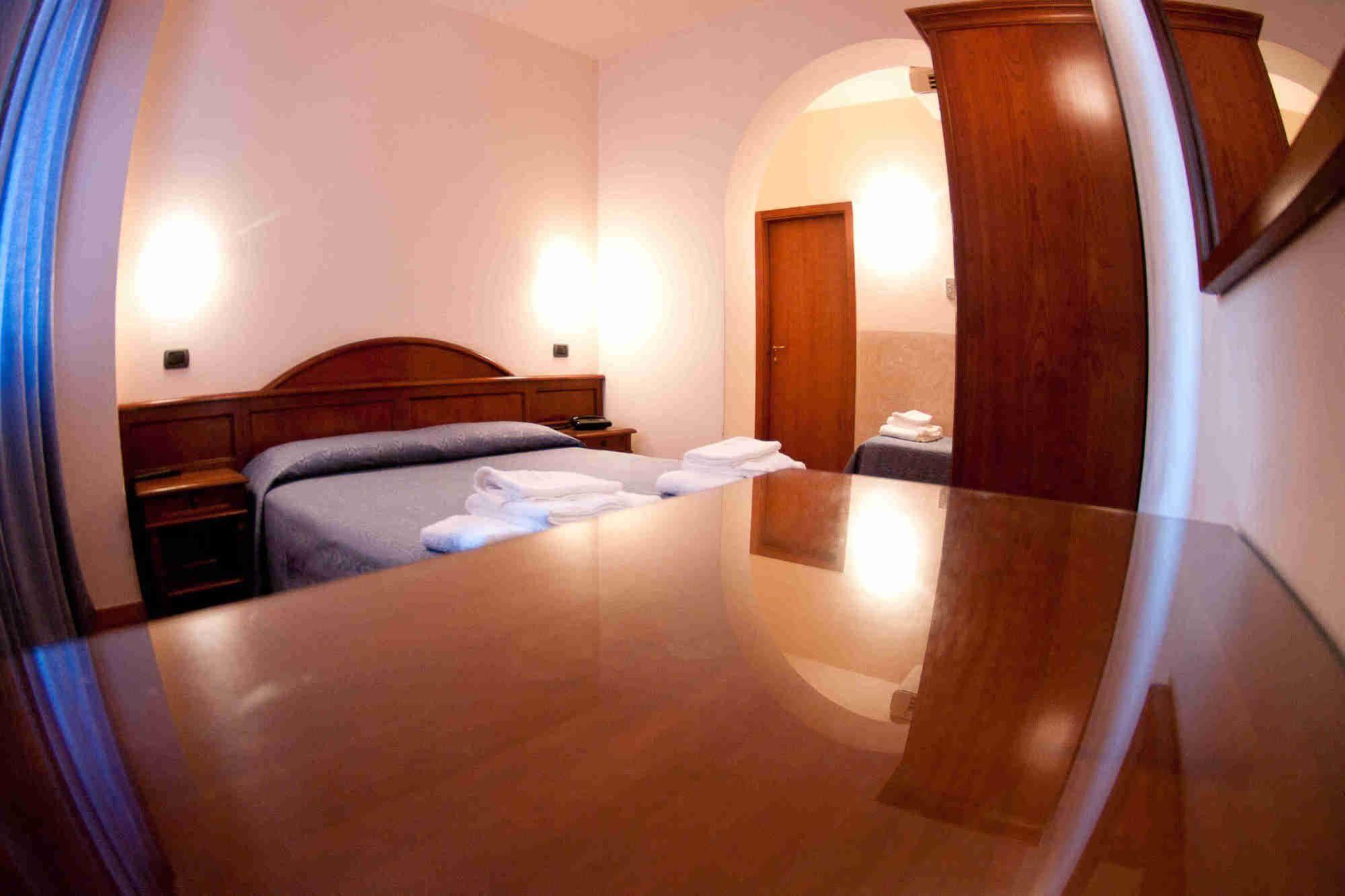 Hotel Balcony Firenze Bagian luar foto